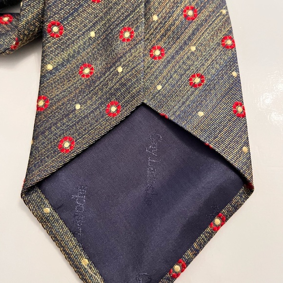 BNWT Guy Laroche  Mens Silk tie mini florets prints 100 💯 % Silk - Picture 9 of 9